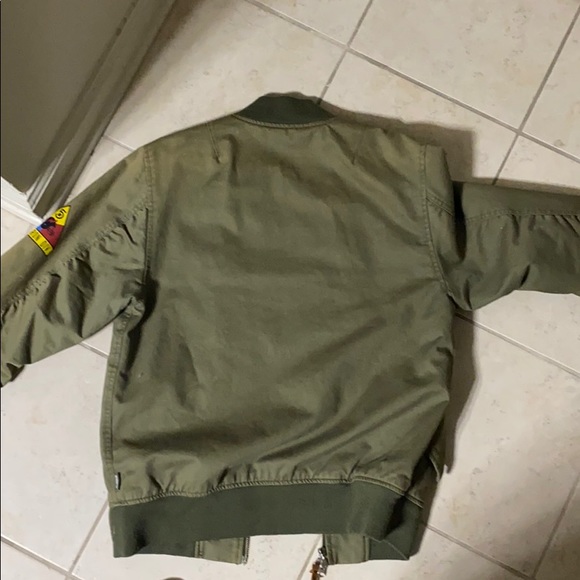 Undefeated green bomber jacket - Picture 6 of 6